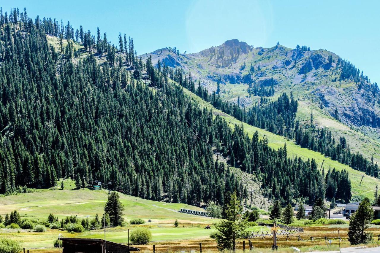 Village Gem Olympic Valley  Εξωτερικό φωτογραφία